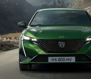 La nouvelle Peugeot 308 hybride rechargeable se dévoile officiellement